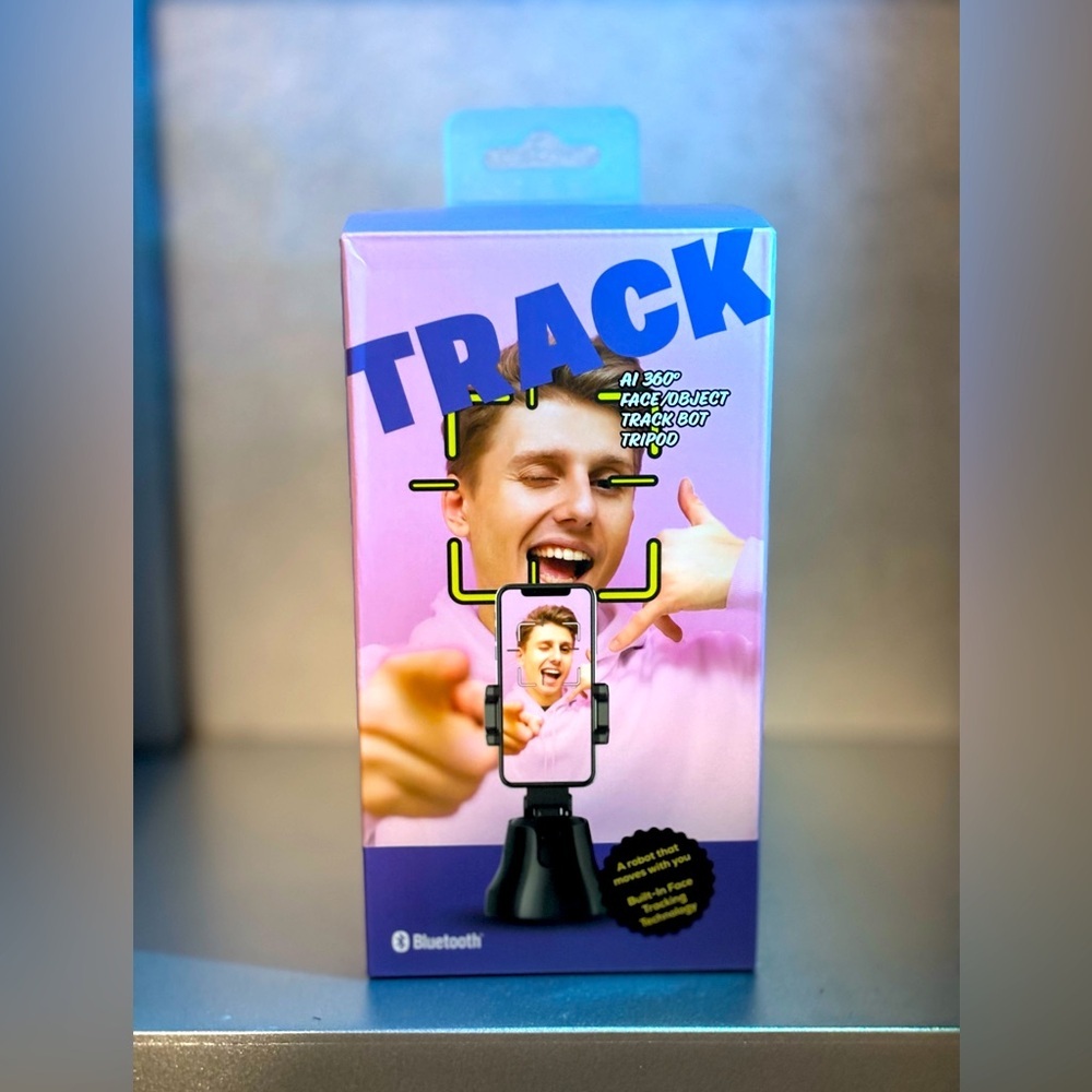 TRACK AI 360• FACE/OBJECT TRACK BOT TRIPOD